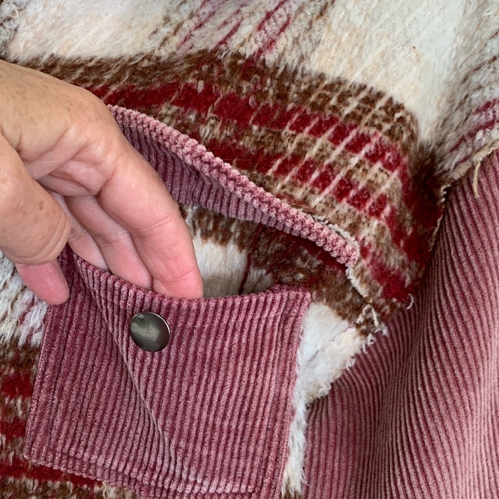Pols jacket women's L corduroy plaid, fleece, button front, pockets. Shacket euc - Picture 7 of 17